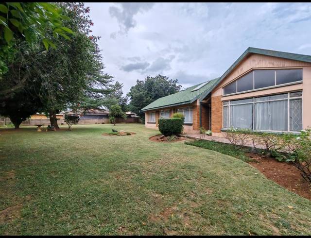 3 BEDROOM HOUSE FOR SALE IN THREE RIVERS
